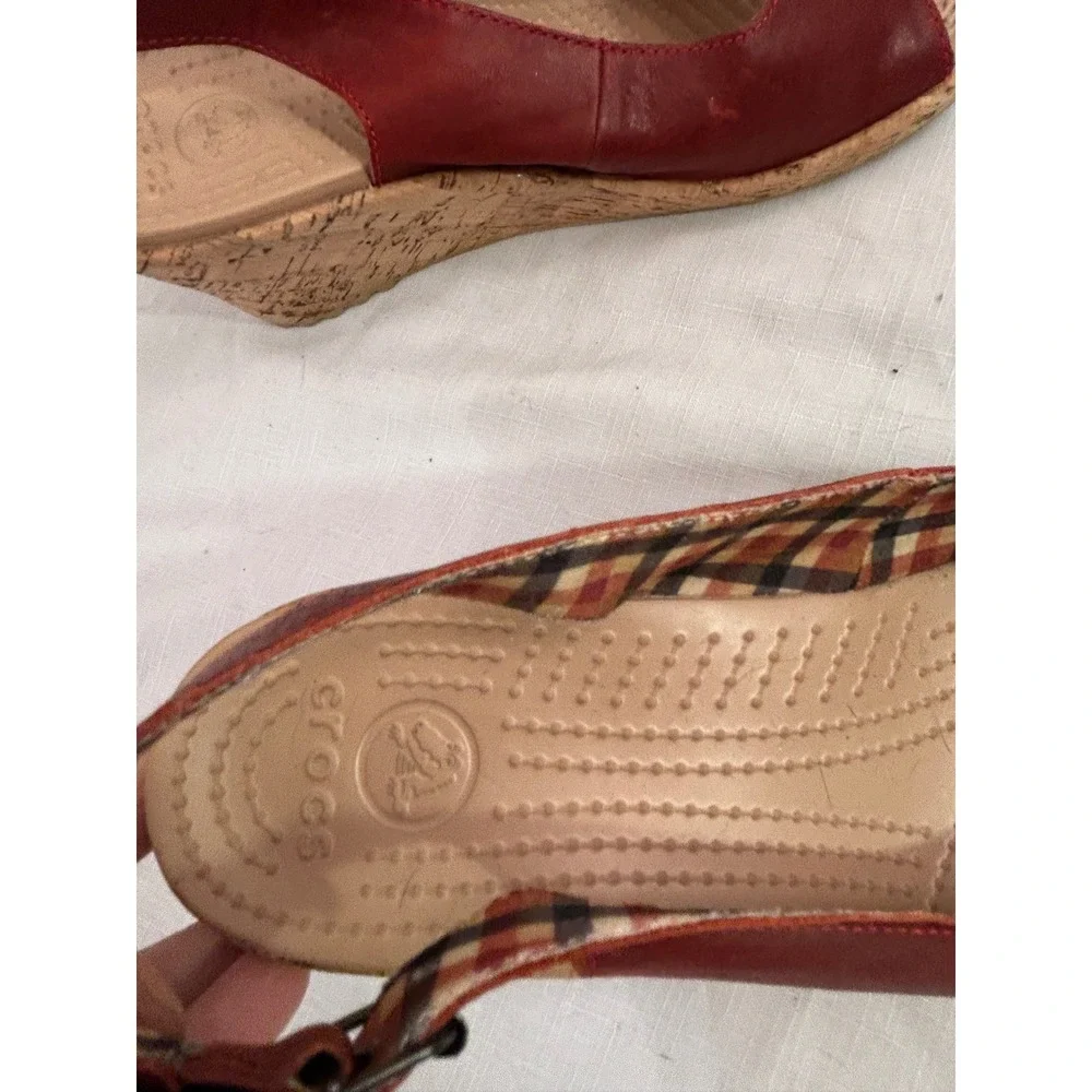 Crocs Leigh Wedge Sandal 8 Red Leather Cork Heel Slingback Womens